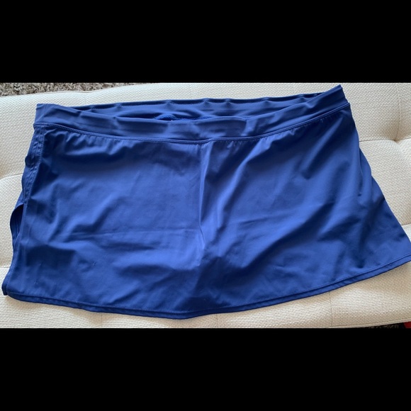 Swim skirt with attached shorts - Picture 1 of 3
